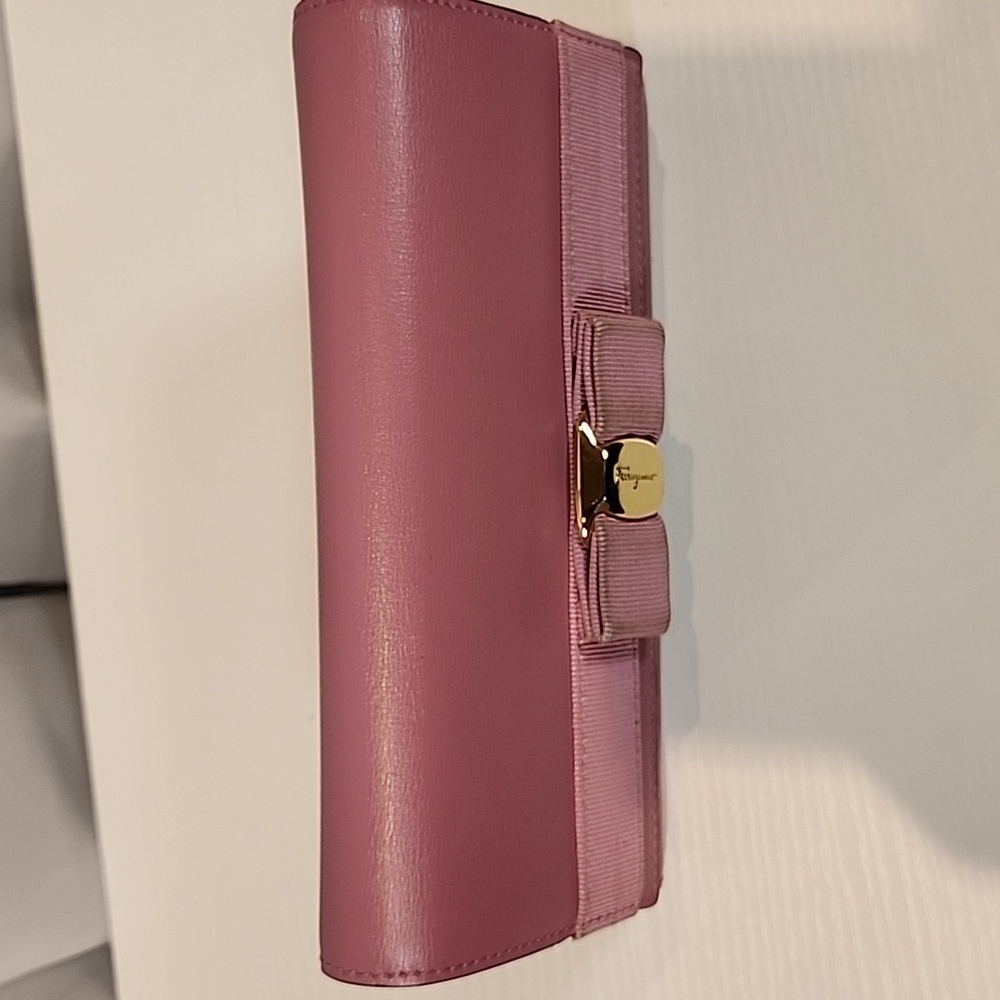 Salvatore Ferragamo Wallet With Box - Picture 8 of 16